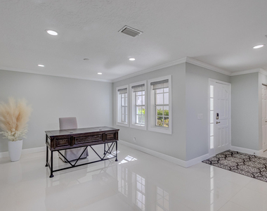 17 Selby Lane - Photo Thumbnail 16