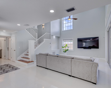 17 Selby Lane - Photo Thumbnail 8