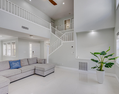 17 Selby Lane - Photo Thumbnail 11
