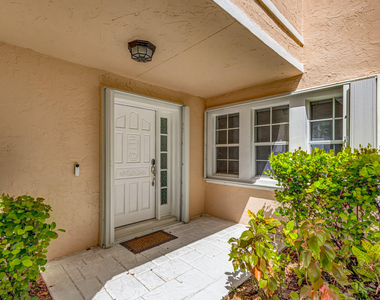 17 Selby Lane - Photo Thumbnail 6