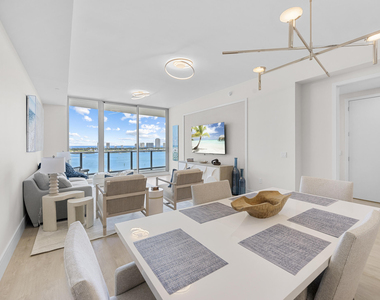 220 Lake Shore Drive - Photo Thumbnail 4
