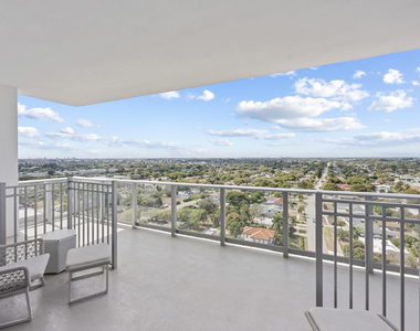 220 Lake Shore Drive - Photo Thumbnail 30
