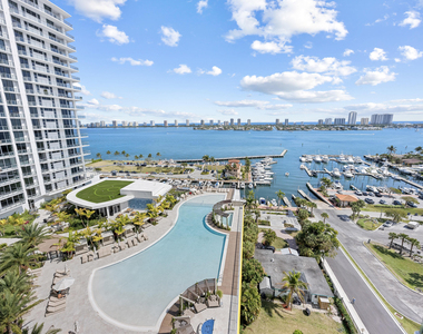 220 Lake Shore Drive - Photo Thumbnail 15