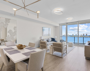 220 Lake Shore Drive - Photo Thumbnail 5