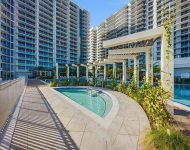 220 Lake Shore Drive - Photo Thumbnail 38