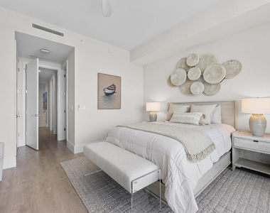 220 Lake Shore Drive - Photo Thumbnail 29