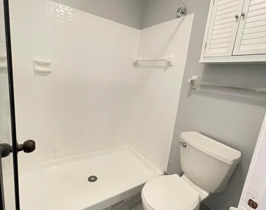 3427 Nw 47th Avenue Nw - Photo Thumbnail 5