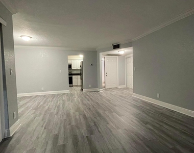 3427 Nw 47th Avenue Nw - Photo Thumbnail 2