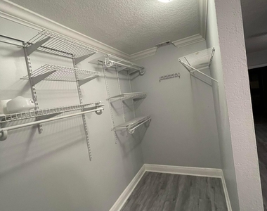 3427 Nw 47th Avenue Nw - Photo Thumbnail 12