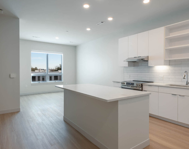 200 Quannapowitt Parkway - Photo Thumbnail 90