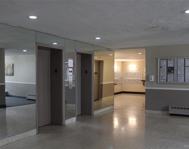 88th Avenue - Photo Thumbnail 4