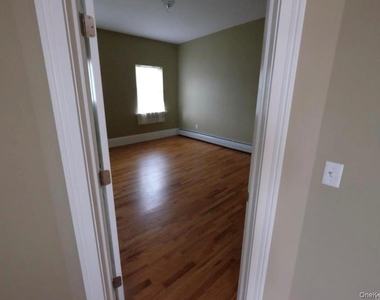 179 Main Street - Photo Thumbnail 8