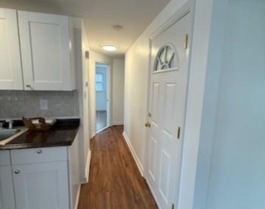 161 Glen Cove Avenue - Photo Thumbnail 5