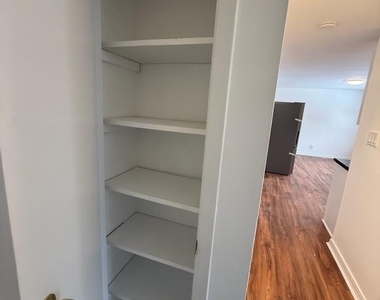 161 Glen Cove Avenue - Photo Thumbnail 10