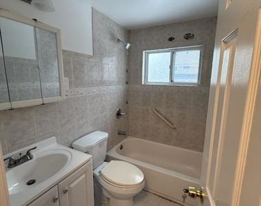 161 Glen Cove Avenue - Photo Thumbnail 7