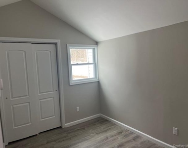 87 Ferndale Avenue - Photo Thumbnail 6