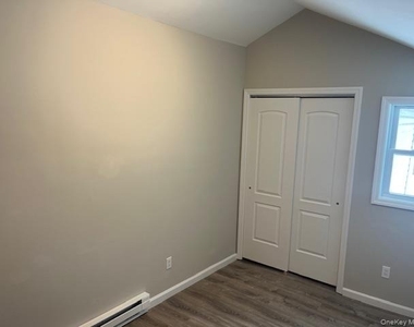 87 Ferndale Avenue - Photo Thumbnail 7