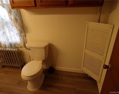 2 Mertes Lane - Photo Thumbnail 11
