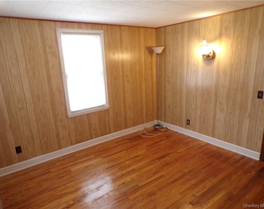 2 Mertes Lane - Photo Thumbnail 6