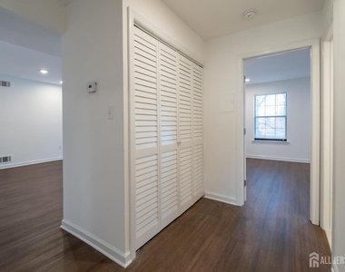 801 Woodbridge Commons Way - Photo Thumbnail 17