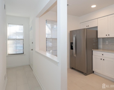 801 Woodbridge Commons Way - Photo Thumbnail 4