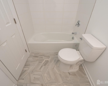 801 Woodbridge Commons Way - Photo Thumbnail 18