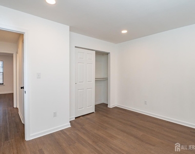 801 Woodbridge Commons Way - Photo Thumbnail 13