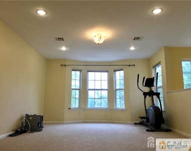 141 Forest Drive - Photo Thumbnail 3