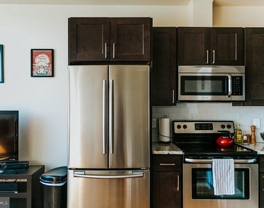 1430 South Street - Photo Thumbnail 3