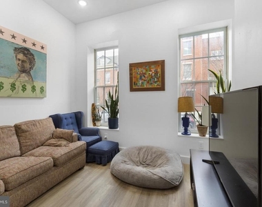212 Catharine Street - Photo Thumbnail 6