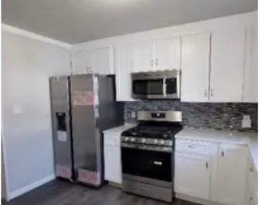 1078 Lalor Street - Photo Thumbnail 9