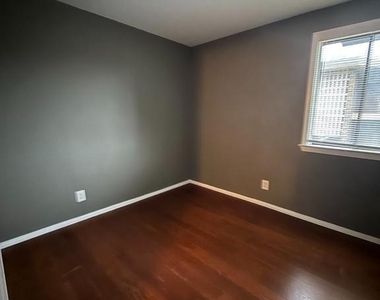 3928 Stone Gate Drive - Photo Thumbnail 9