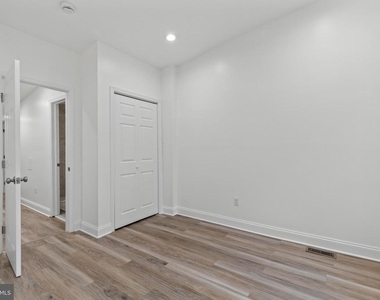 458 E Federal Street - Photo Thumbnail 14