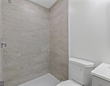 458 E Federal Street - Photo Thumbnail 15