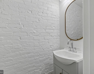 458 E Federal Street - Photo Thumbnail 8