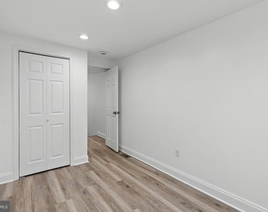 458 E Federal Street - Photo Thumbnail 17