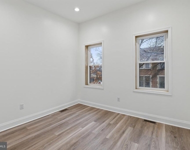 458 E Federal Street - Photo Thumbnail 13