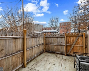 458 E Federal Street - Photo Thumbnail 24