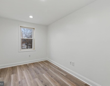 458 E Federal Street - Photo Thumbnail 20