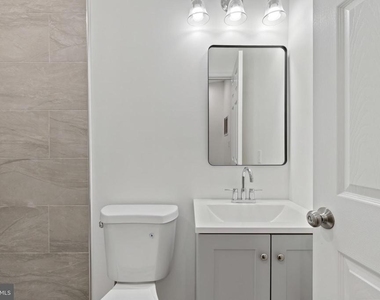 458 E Federal Street - Photo Thumbnail 16