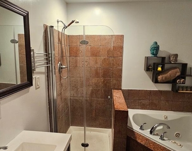2206 Eutaw Place - Photo Thumbnail 5
