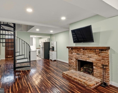 636 Portland Street - Photo Thumbnail 3