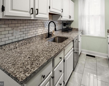 636 Portland Street - Photo Thumbnail 7