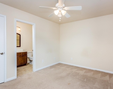 240 Michigan Avenue - Photo Thumbnail 25