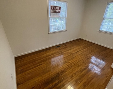 322 Angier Avenue - Photo Thumbnail 2