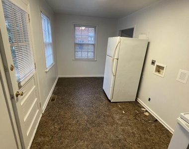 322 Angier Avenue - Photo Thumbnail 8