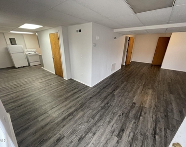 901 Marilyn Drive - Photo Thumbnail 5