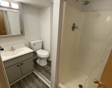 901 Marilyn Drive - Photo Thumbnail 7