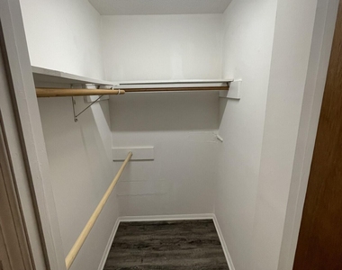 901 Marilyn Drive - Photo Thumbnail 10