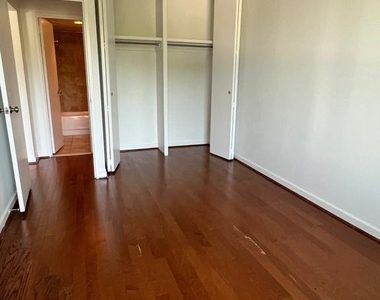 300 M Street Sw - Photo Thumbnail 5